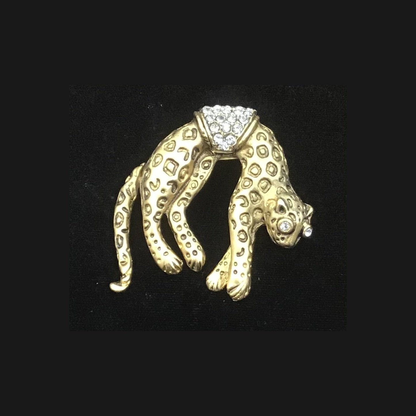 Cheetah Cat Brooch